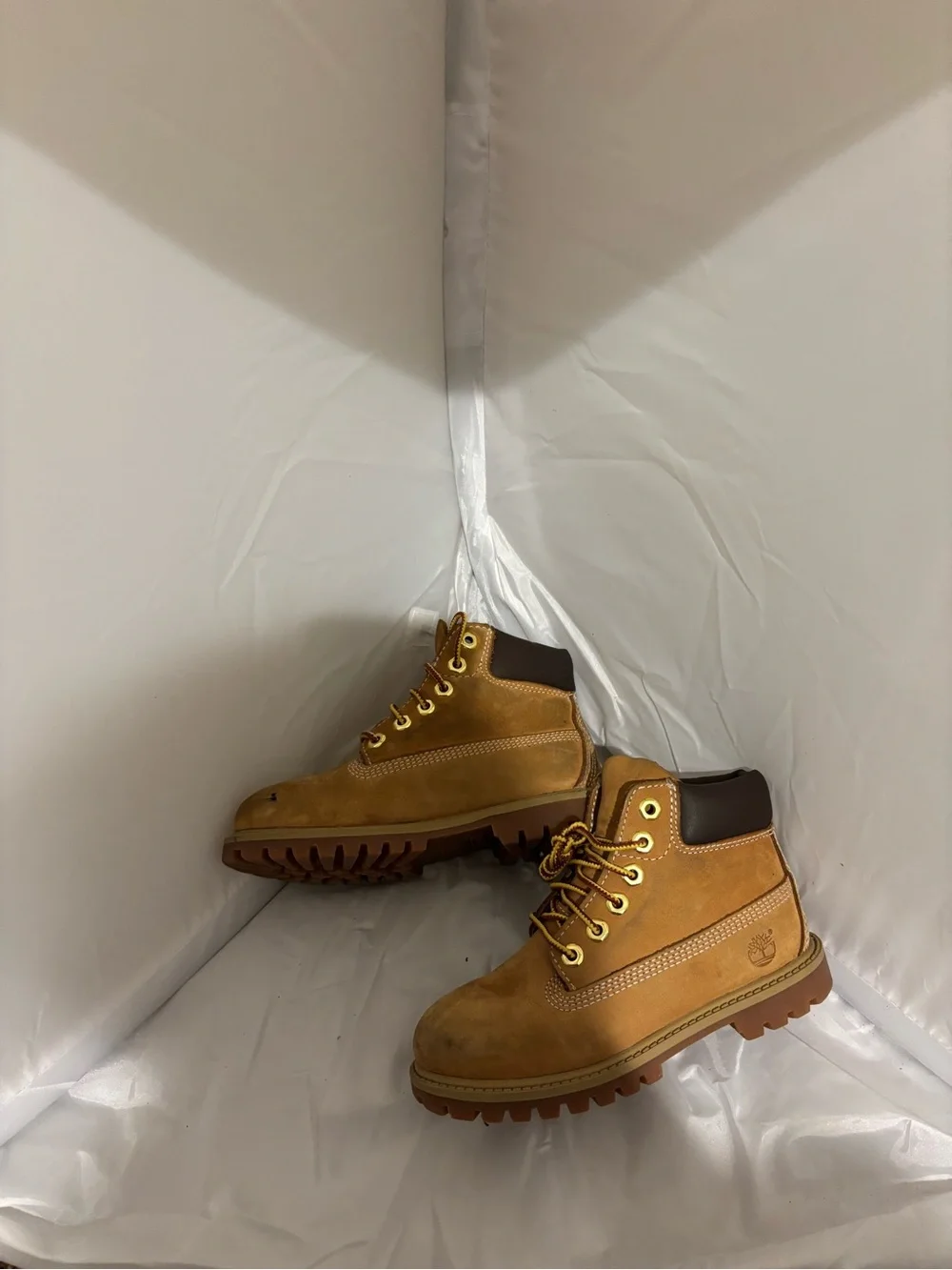 Timberland Kids Wheat Brown Lace-Up Waterproof Boots. Size 12